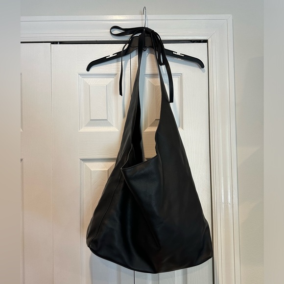 Reformation Oversized Vittoria Tote - Picture 3 of 5
